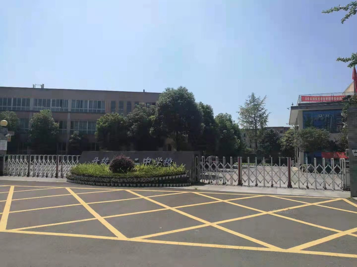 伸縮門、電動門